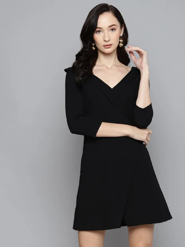 Sustainable fashion for stylish women   Black V Neck Skater Dress
